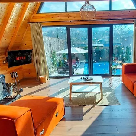 Chalet Yura *