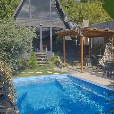 Yura Chalet *